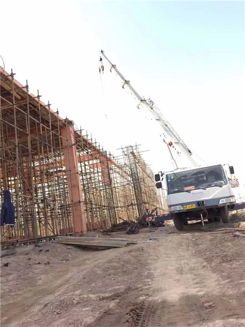 永昌县吊车作业的安全注意事项有哪些？